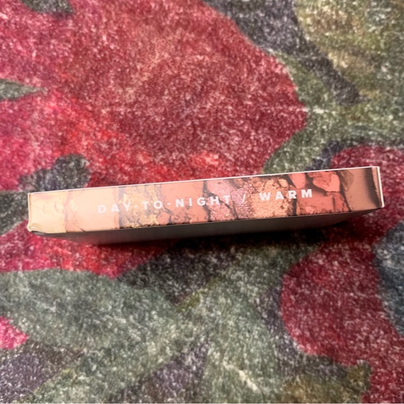 💜 PYT Warm Day-to-Night Eyeshadow Palette NWT - Picture 3 of 14